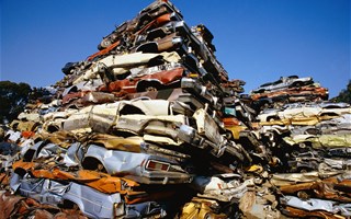Les douanes françaises saisissent 332 tonnes de déchets illégaux en un mois