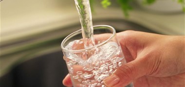 Eau potable : près d'1 million de français boivent une eau polluée aux pesticides ou nitrates