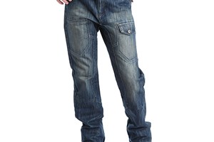 Jeans sablés avec la technique du sablage