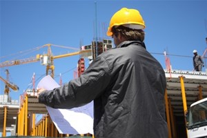 Ouvrier du bâtiment au travail