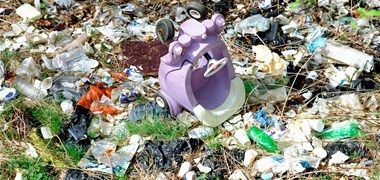 Un pacte national des grandes entreprises pour diminuer la pollution des emballages plastiques