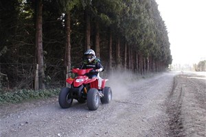 Pratique du quad en milieu naturel