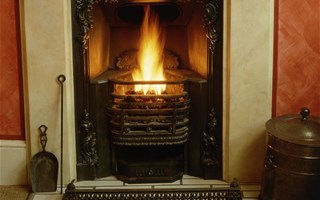 Ségolène Royal annule l'interdiction des feux de cheminée à foyer ouvert