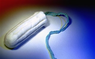 Les tampons et serviettes hygiéniques contiennent des pesticides