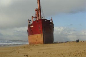 TK Bremen échoué plage Erdeven