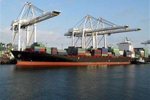 Transport maritime chargement bateau