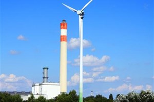 Usine et éolienne