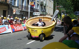 Voiture publicitaire du Tour de France