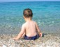 Enfant devant la mer