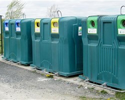 Poubelles de tri des déchets