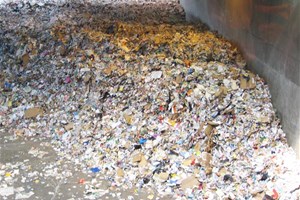 Tas de déchets ménagers